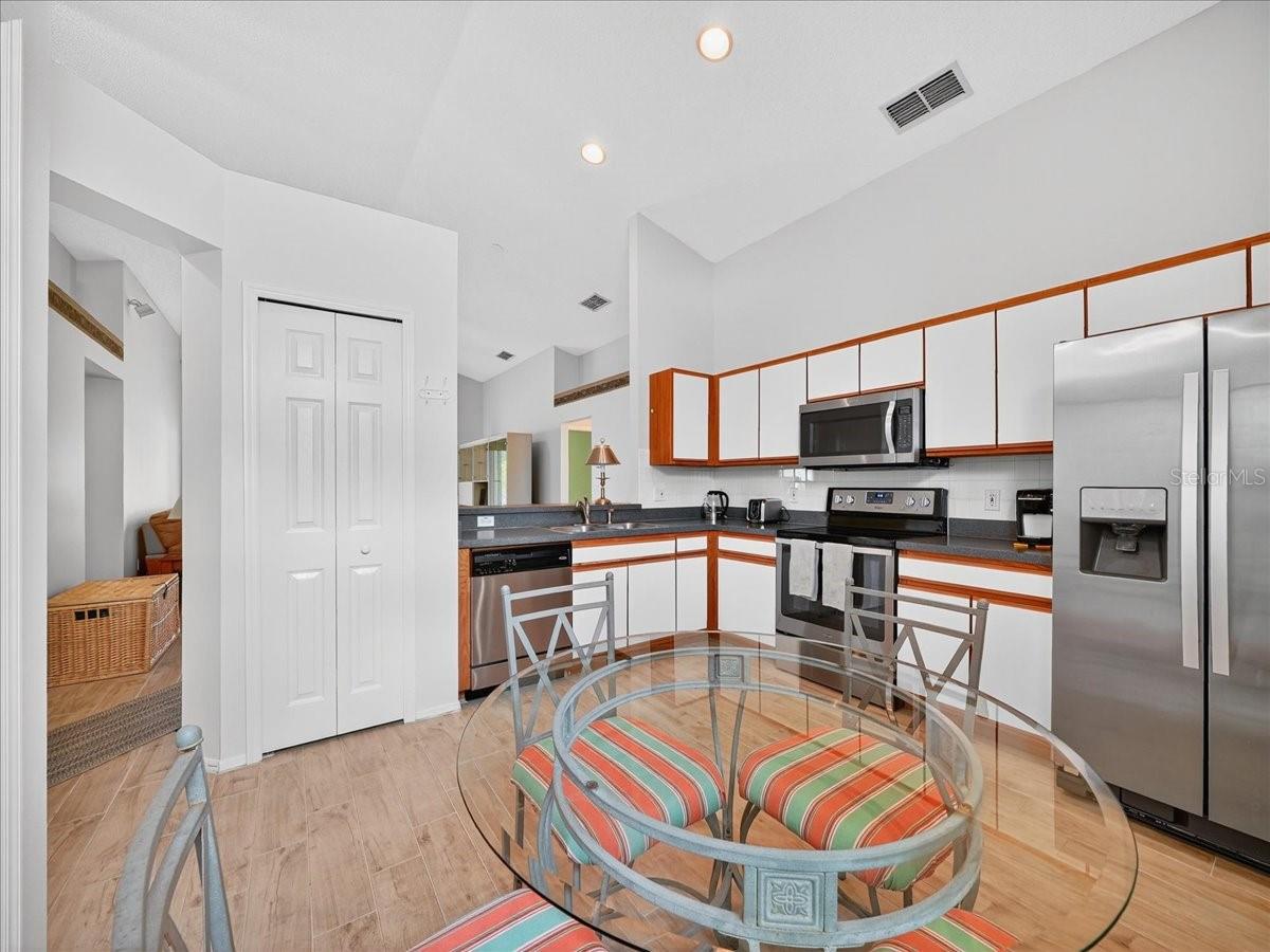 Image 12 of 33 For 1920 Wiregrass Court