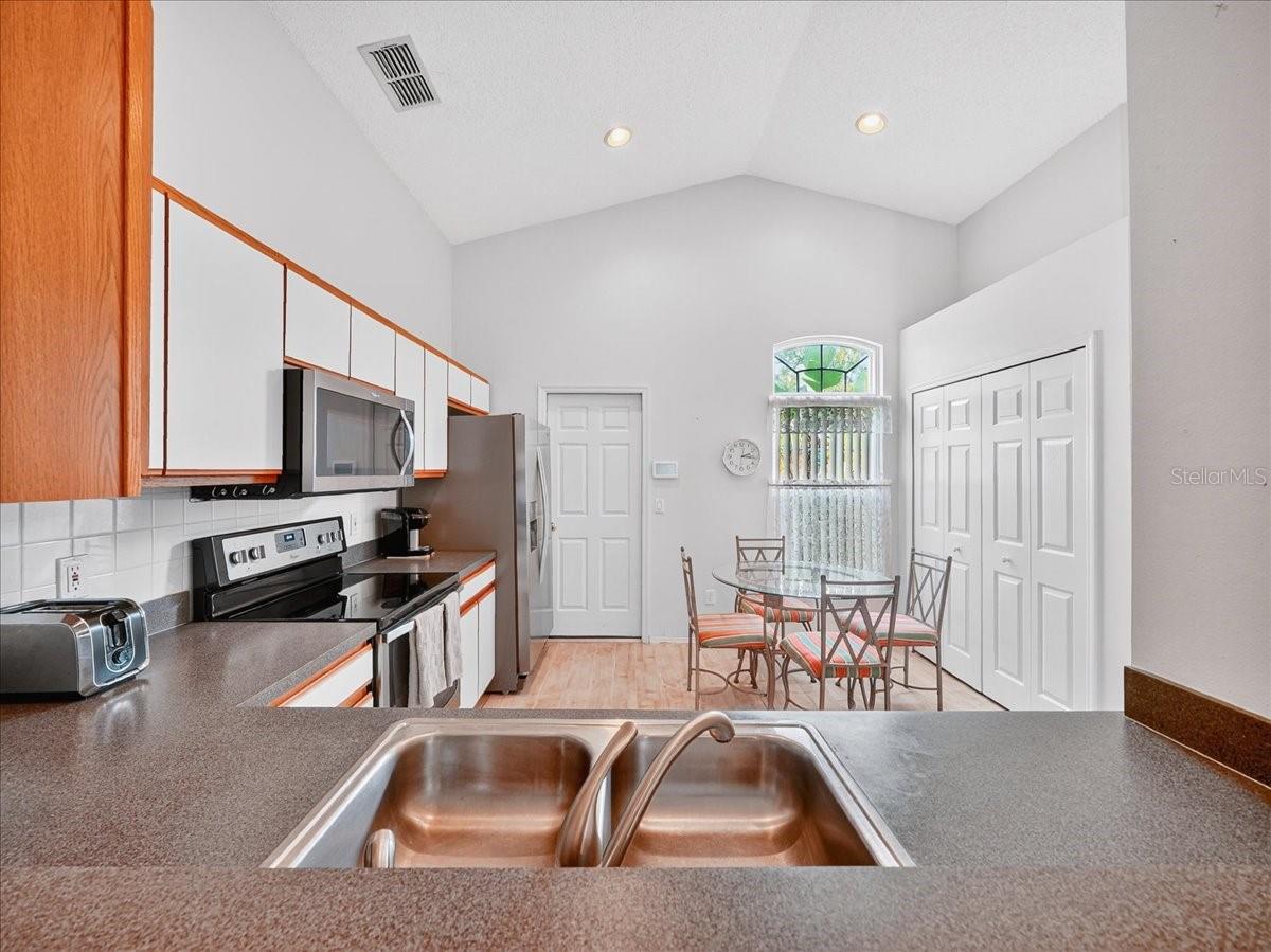 Image 15 of 33 For 1920 Wiregrass Court