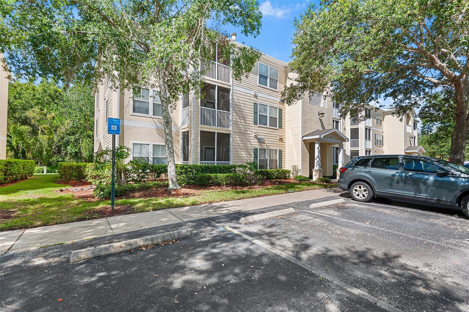 Details for 18107 Bridle Club Drive 18107, TAMPA, FL 33647