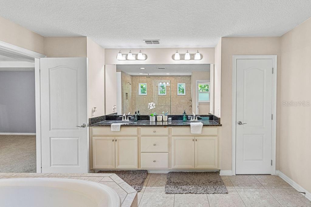 Image 33 of 47 For 1210 Woods Landing Drive