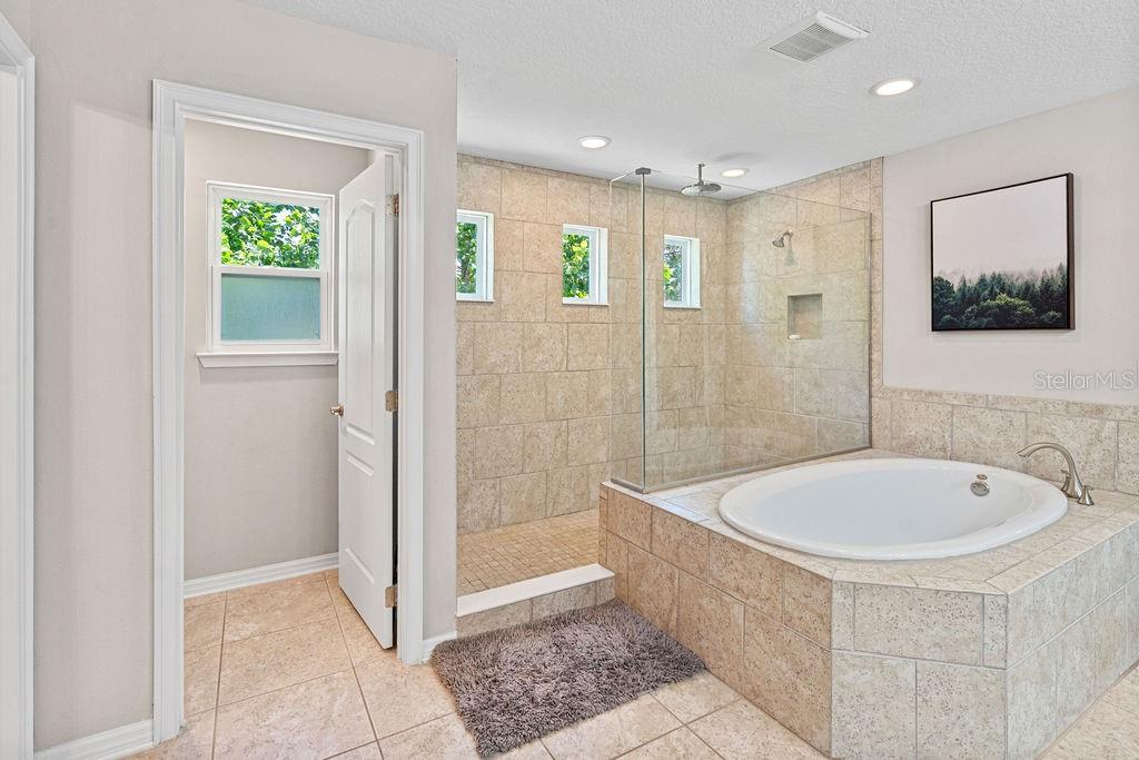 Image 34 of 47 For 1210 Woods Landing Drive