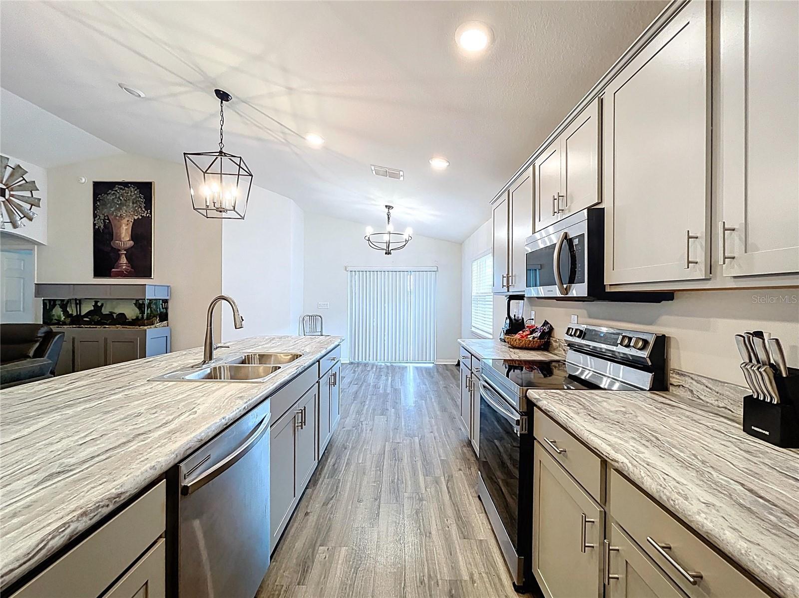 Image 15 of 43 For 517 Scenic Bluff Boulevard
