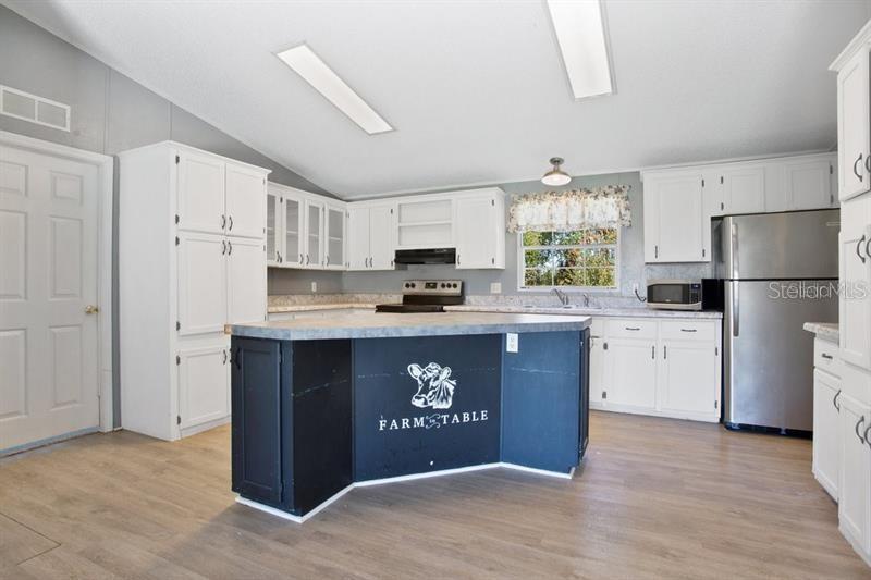 Image 7 of 18 For 12190 10th Avenue