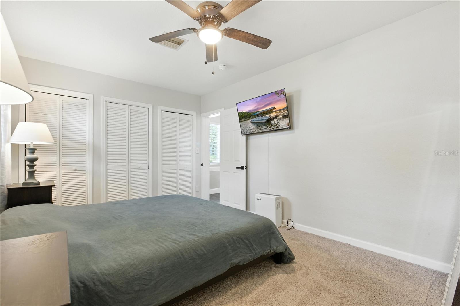 Image 11 of 52 For 405 Palm Avenue