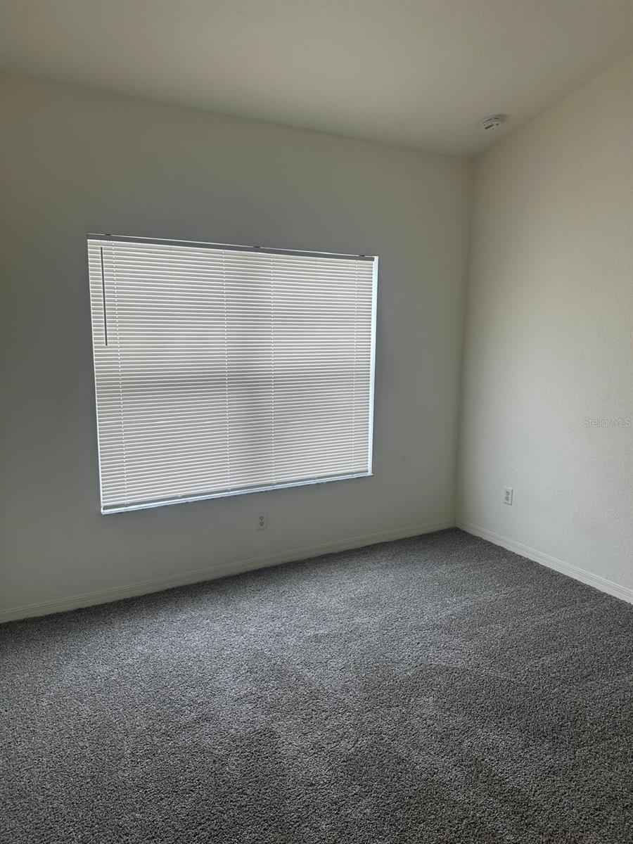 Image 21 of 25 For 2424 Grand Central Parkway 4