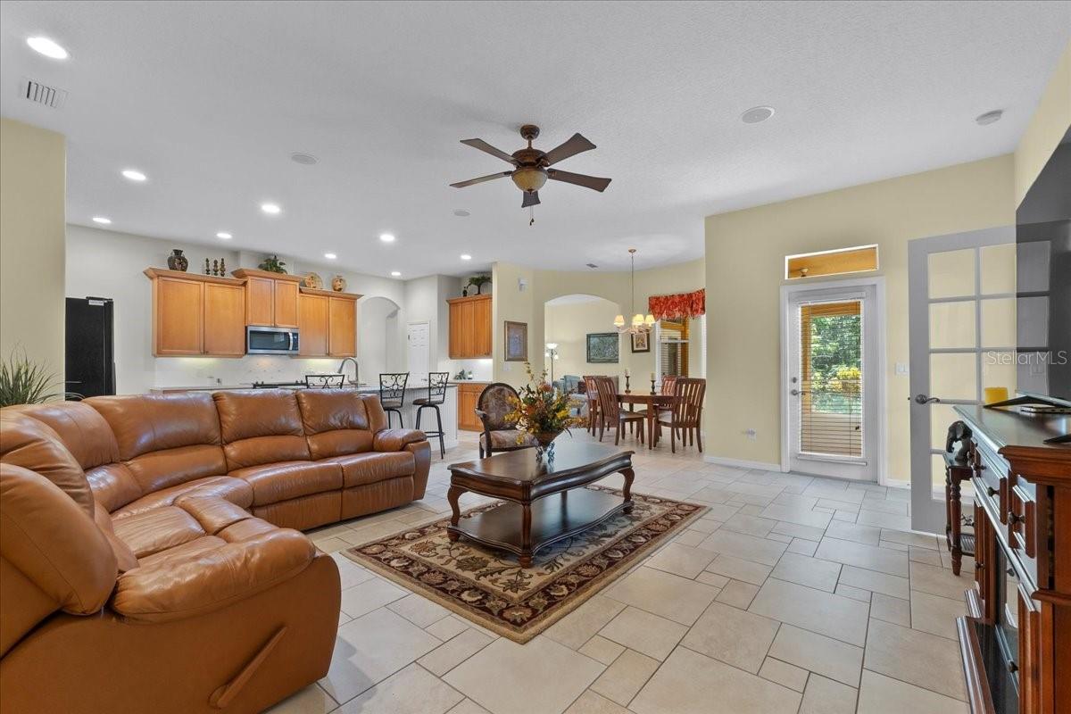 Image 10 of 25 For 20575 Nettleton St