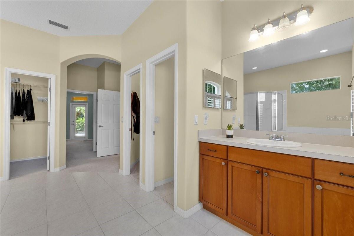 Image 13 of 25 For 20575 Nettleton St
