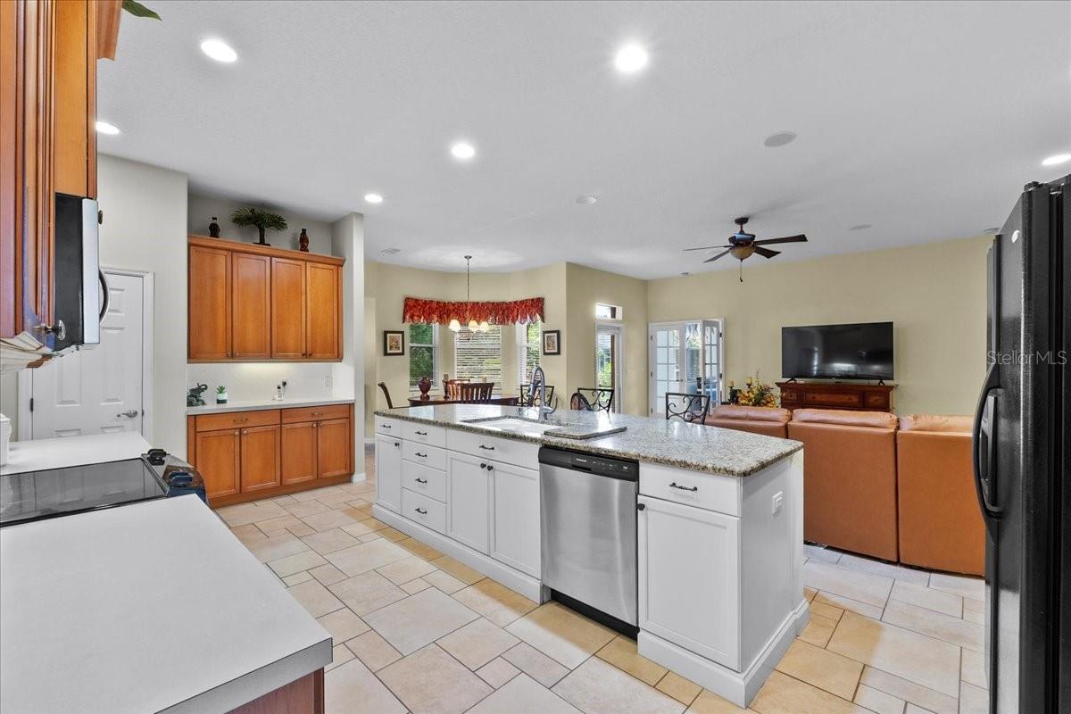 Image 15 of 25 For 20575 Nettleton St