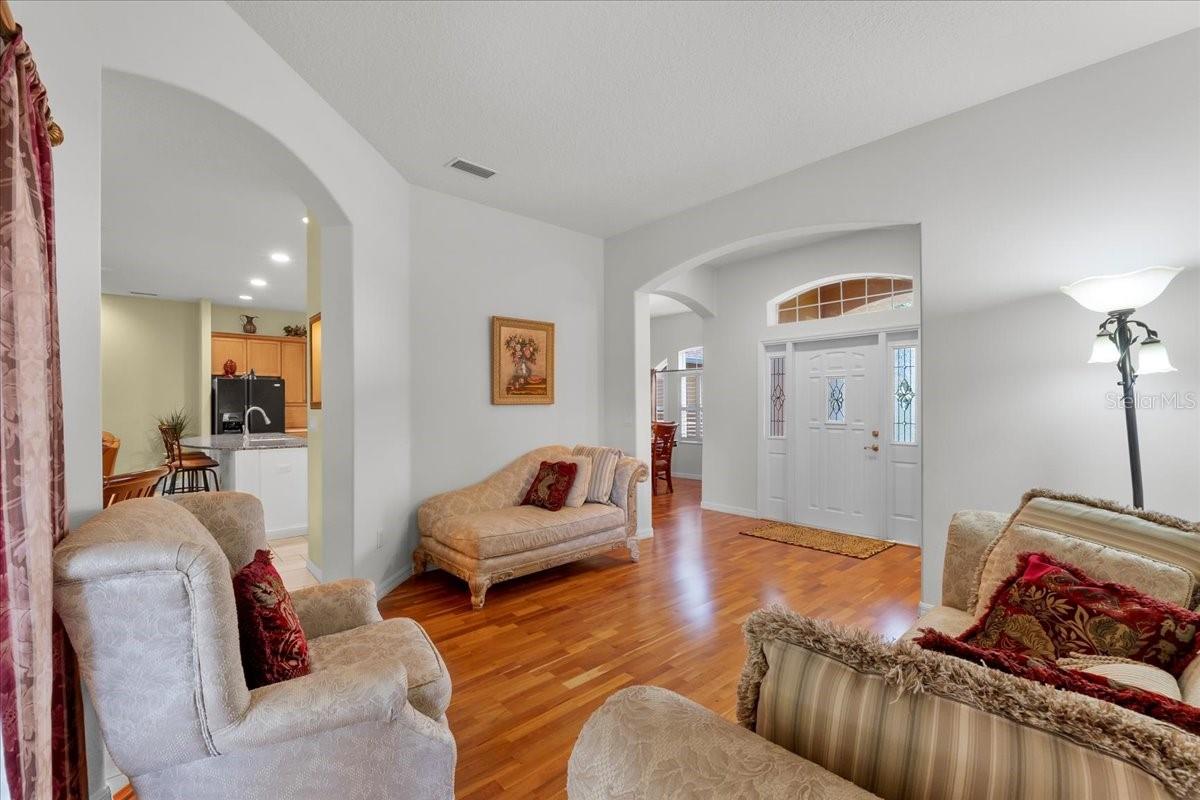 Image 5 of 25 For 20575 Nettleton St