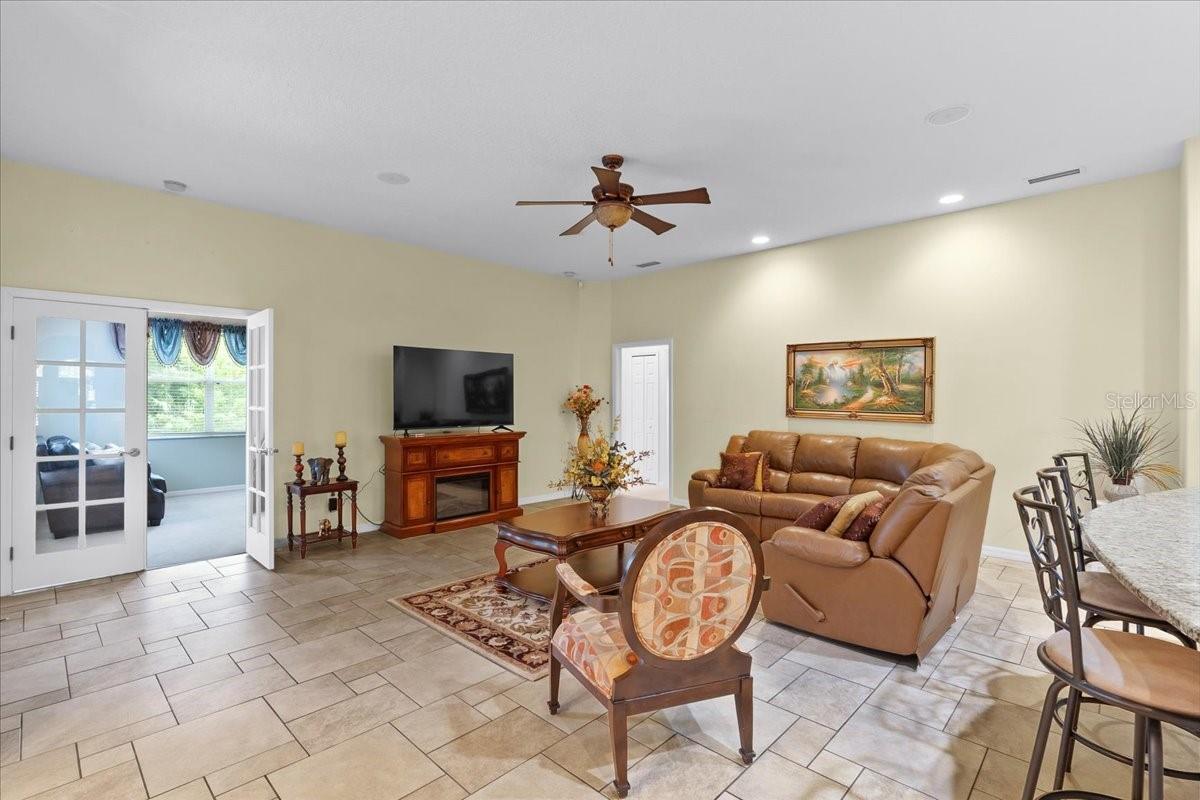 Image 7 of 25 For 20575 Nettleton St