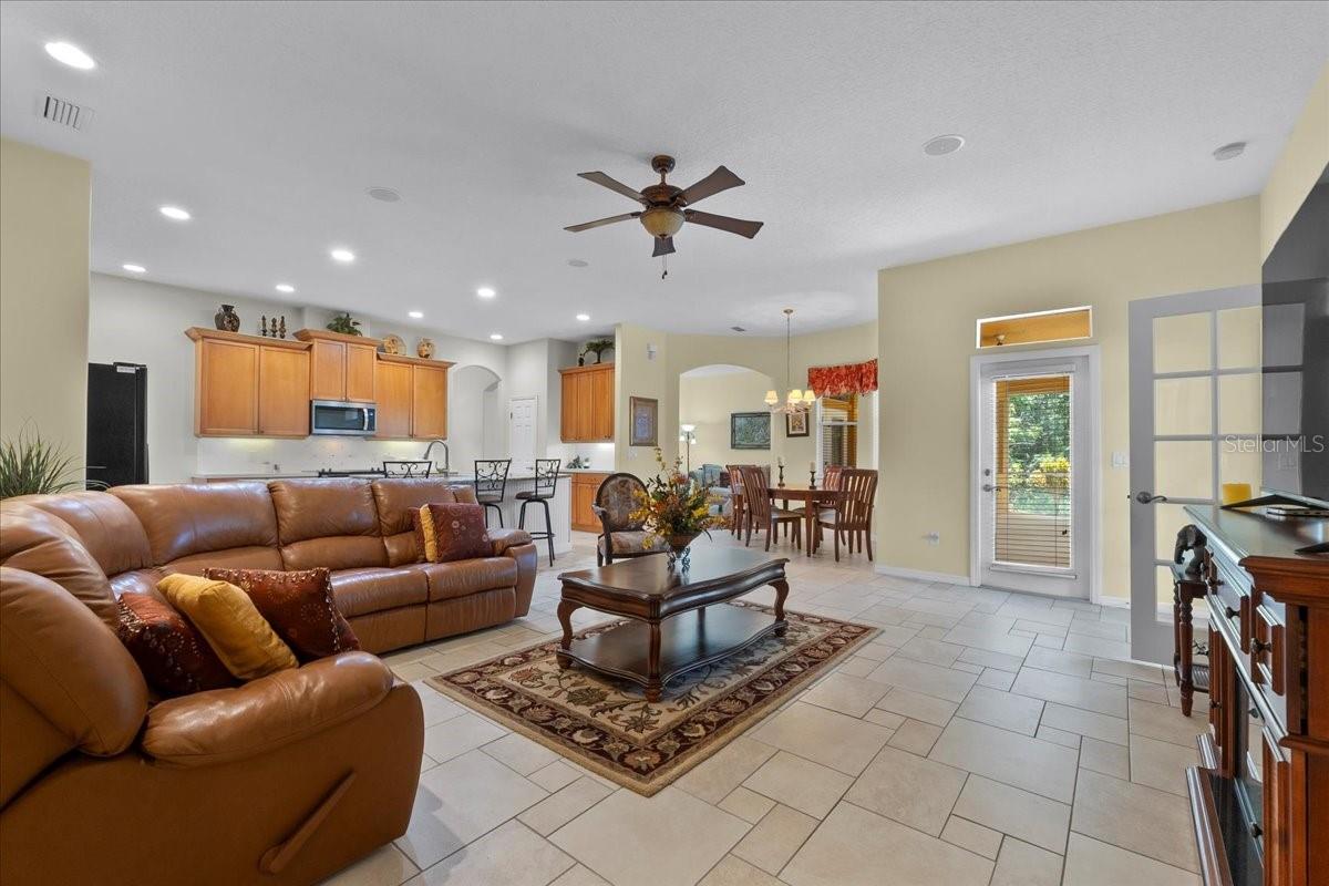 Image 9 of 25 For 20575 Nettleton St