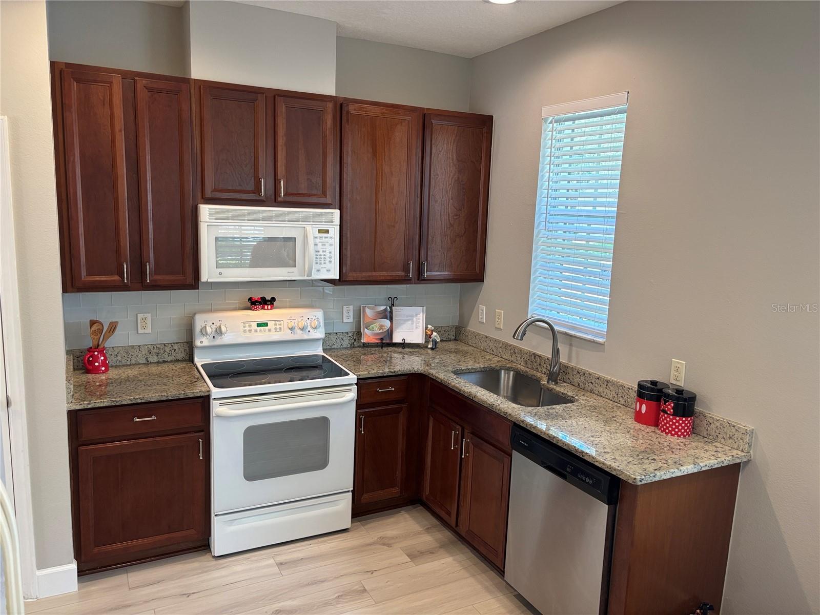 Image 5 of 36 For 12508 Langstaff Drive