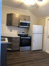 Image 5 of 13 For 910 Park Avenue B