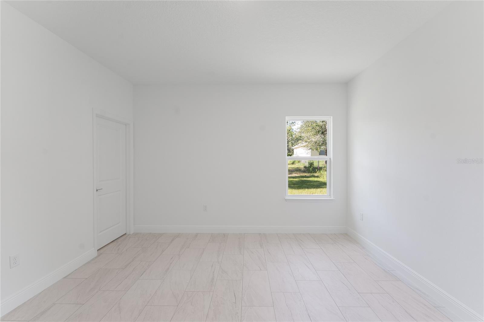 Image 24 of 42 For 627 Glenhaven Drive