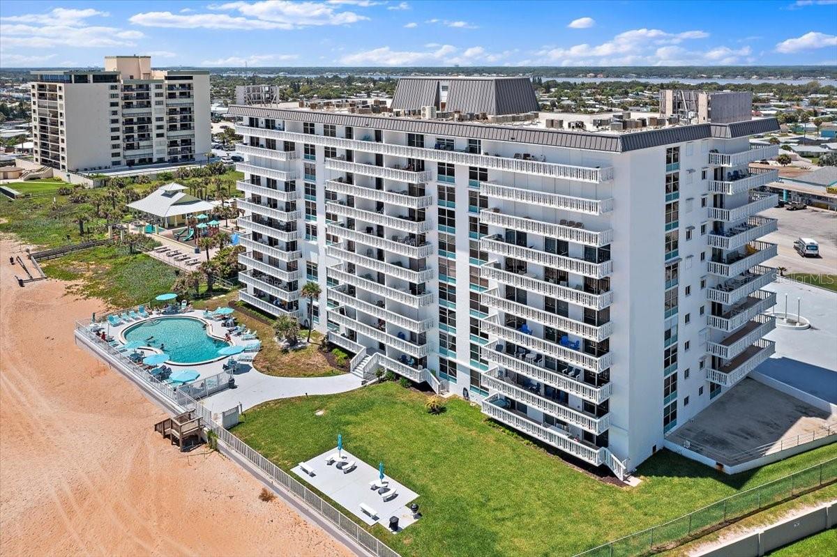 Image 24 of 31 For 1575 Ocean Shore Boulevard 705