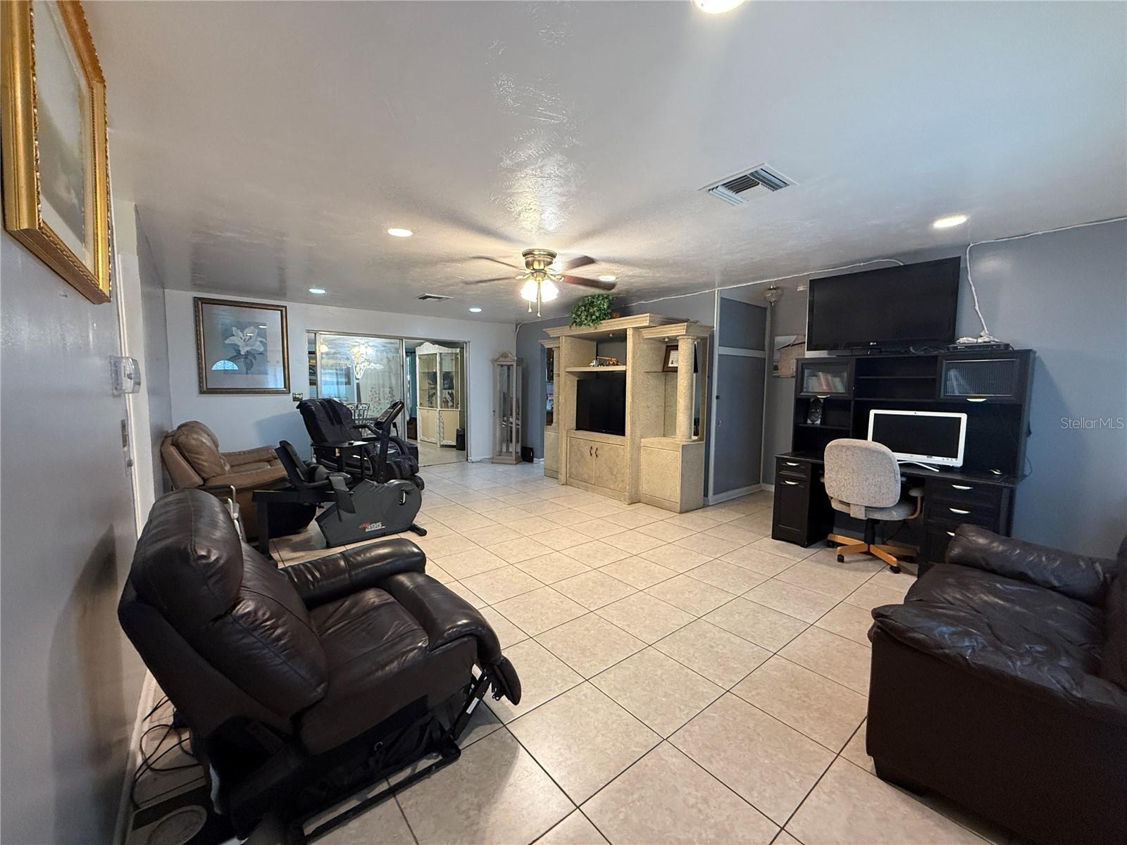 Image 3 of 23 For 353 Cavalier Rd