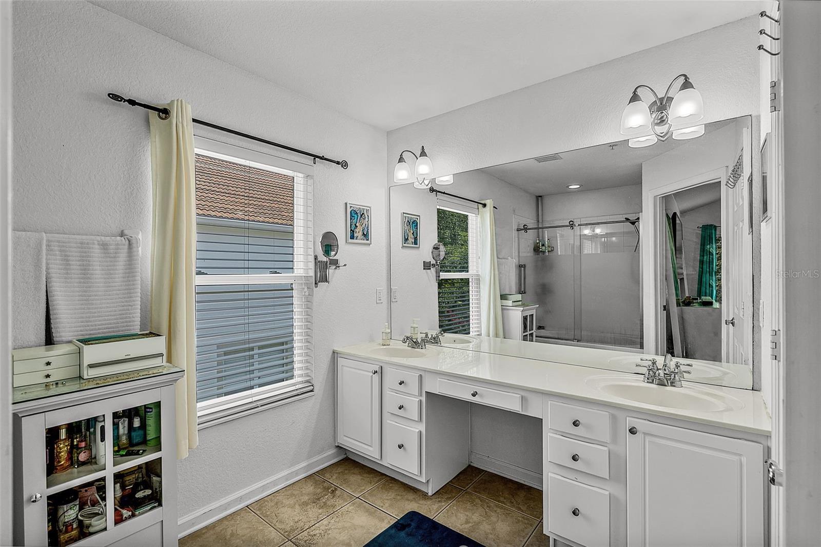 Image 17 of 43 For 6850 Sperone Street