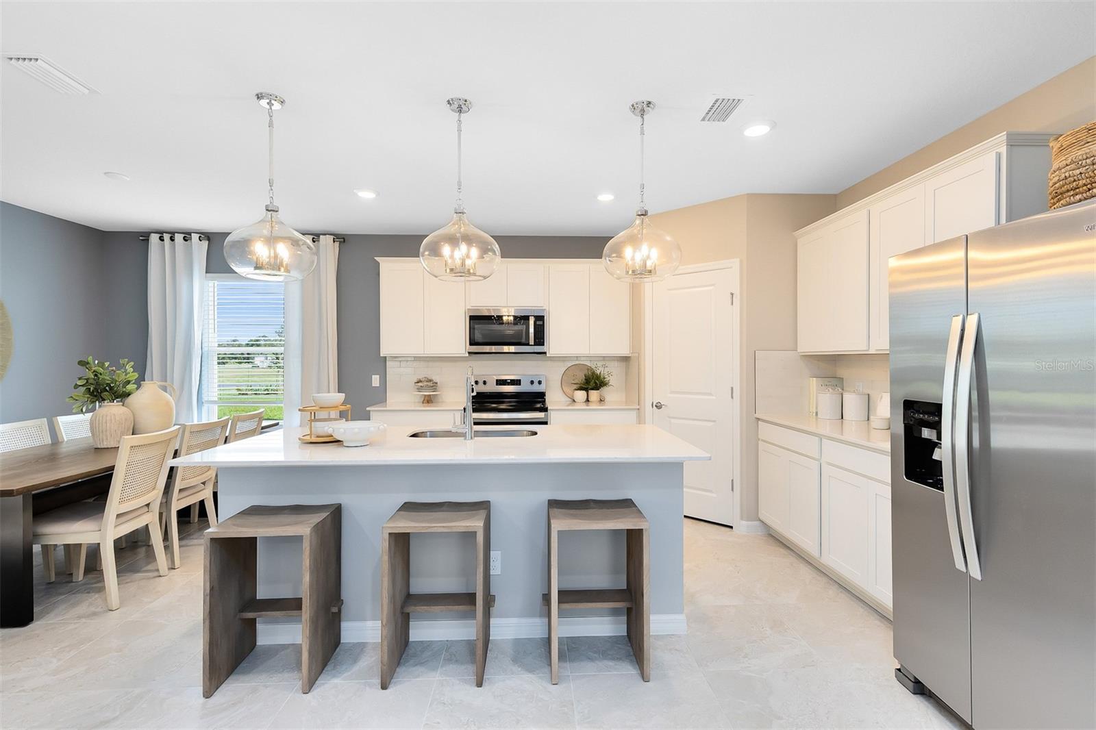 Image 6 of 23 For 6947 Copperwood Avenue