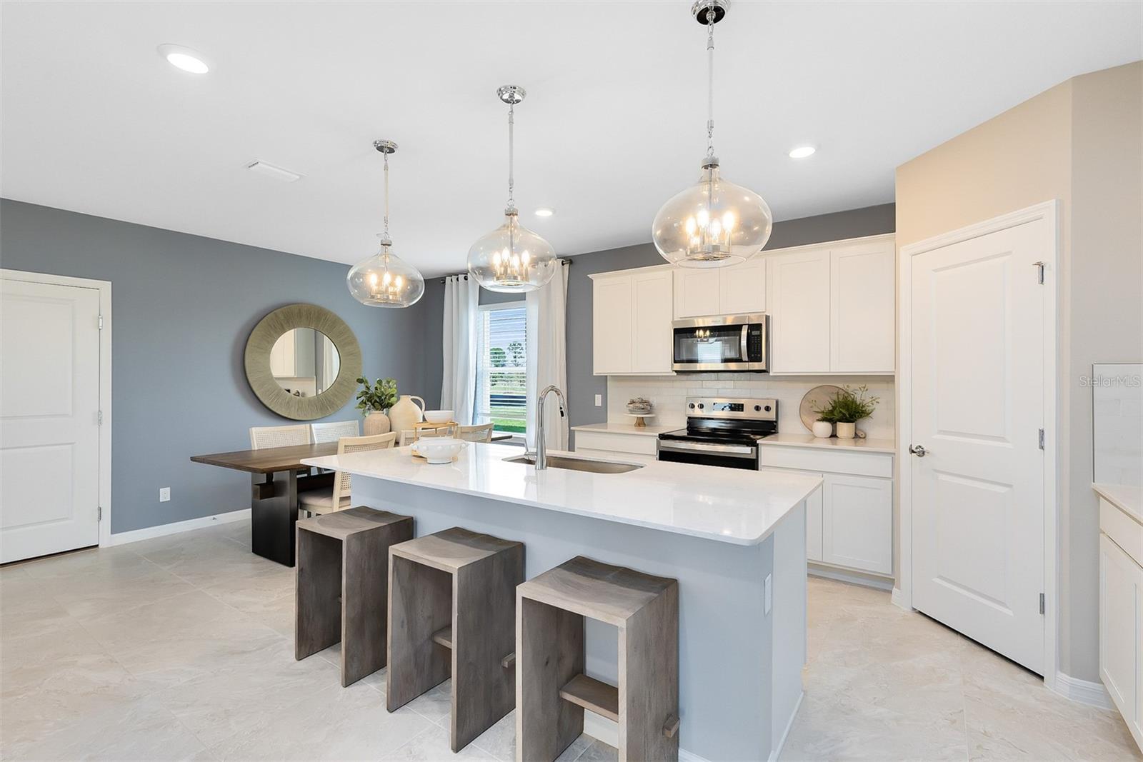 Image 7 of 23 For 6947 Copperwood Avenue