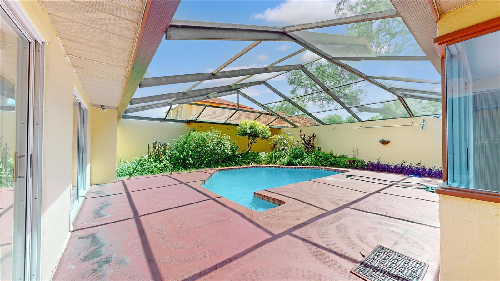 Image 18 of 24 For 5045 Bermuda Circle 12