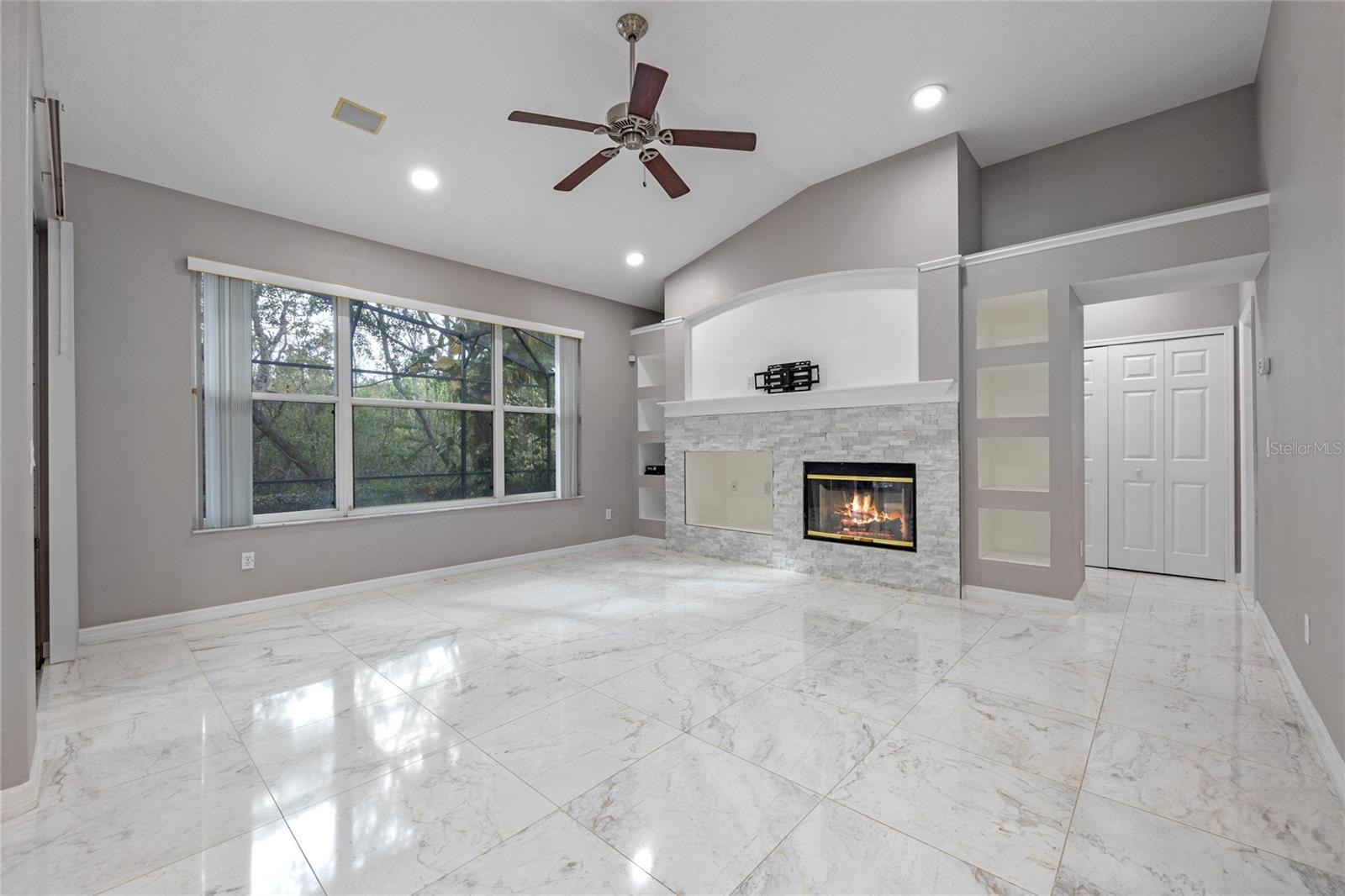 Image 18 of 44 For 571 Masalo Place