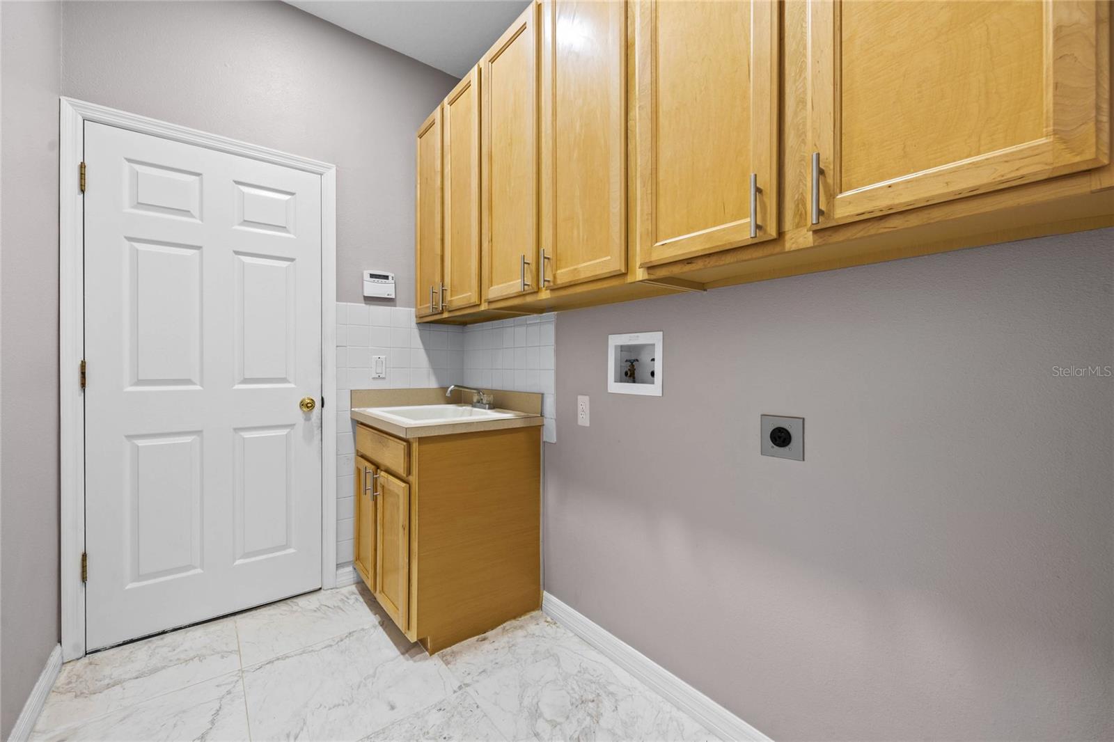 Image 34 of 44 For 571 Masalo Place