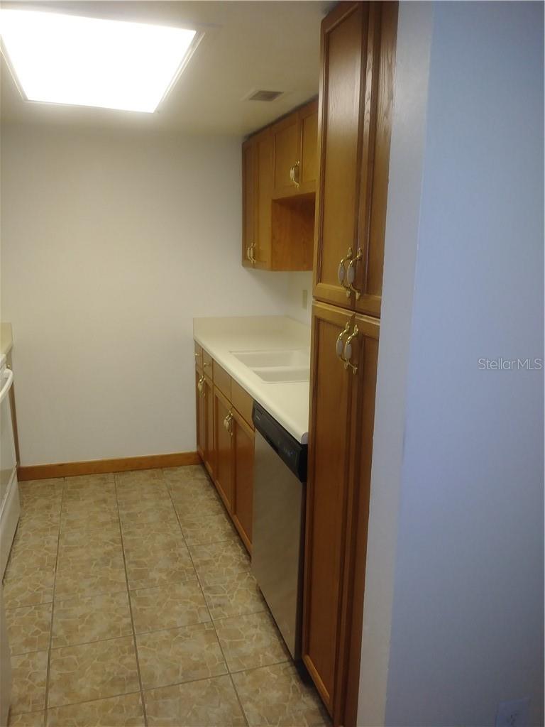Image 11 of 16 For 902 Lake Destiny Road B