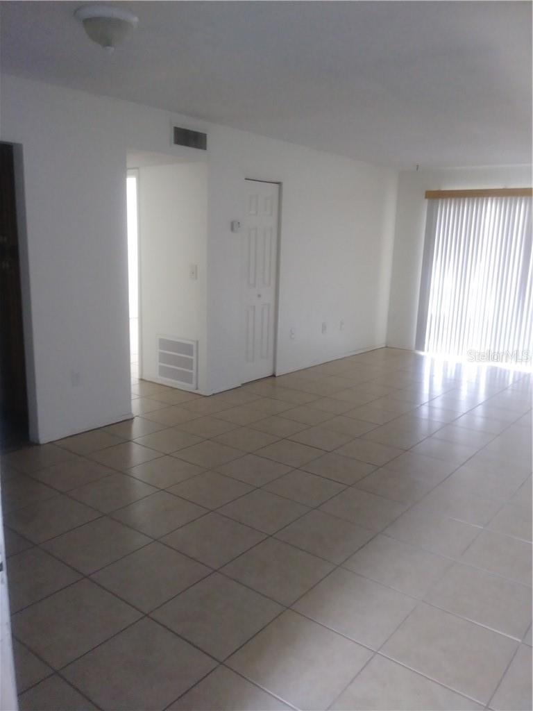 Image 12 of 16 For 902 Lake Destiny Road B