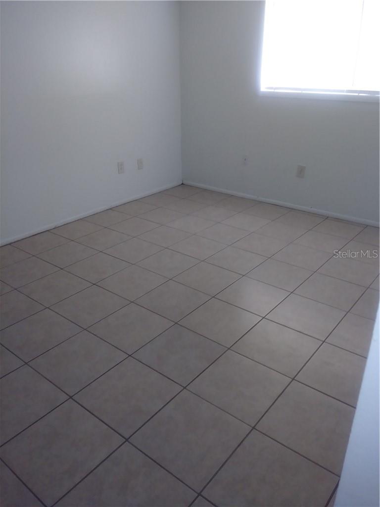 Image 5 of 16 For 902 Lake Destiny Road B
