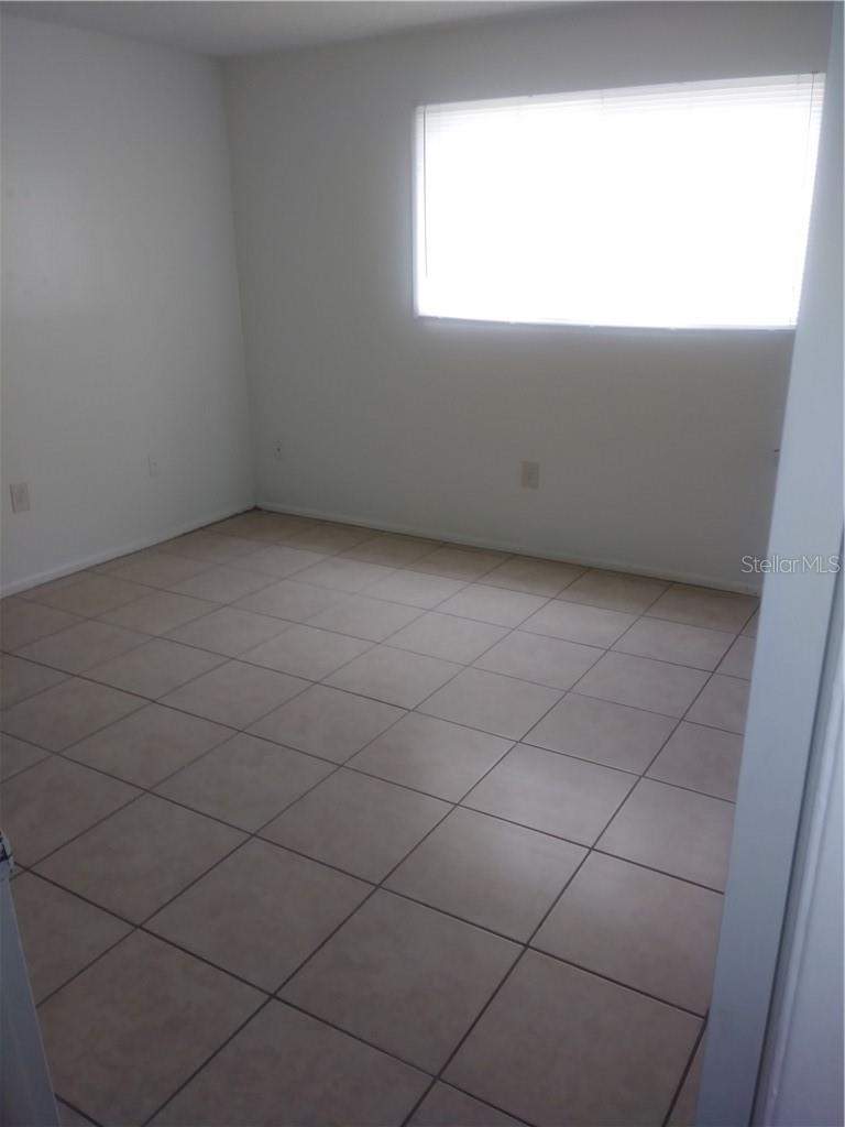 Image 8 of 16 For 902 Lake Destiny Road B