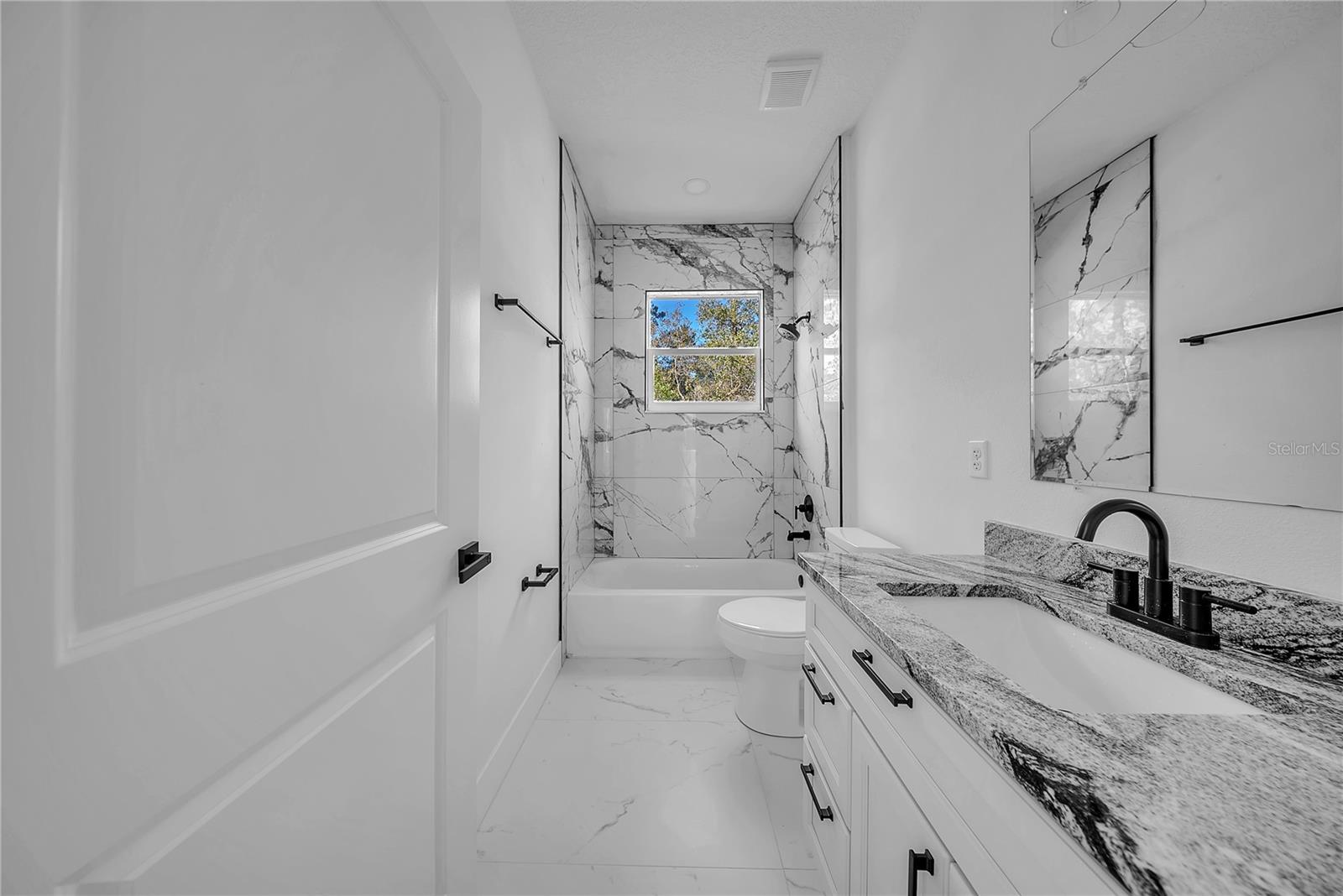 Image 21 of 44 For 17135 Sw 41 Ct,