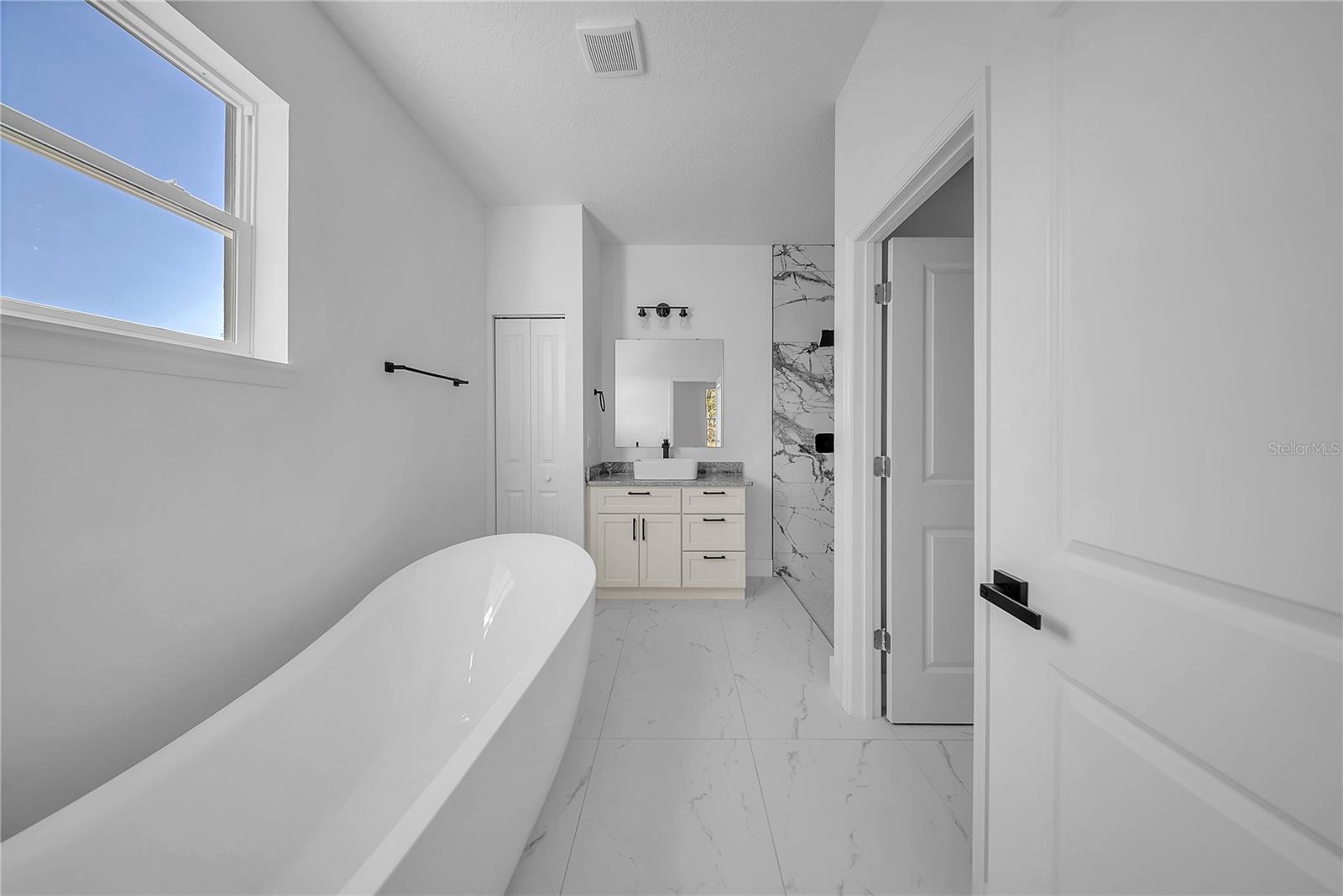 Image 33 of 44 For 17135 Sw 41 Ct,