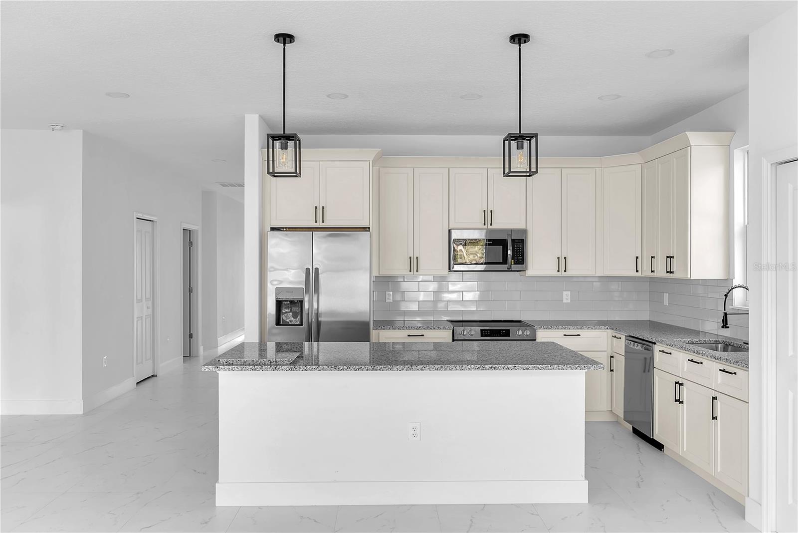 Image 37 of 44 For 17135 Sw 41 Ct,