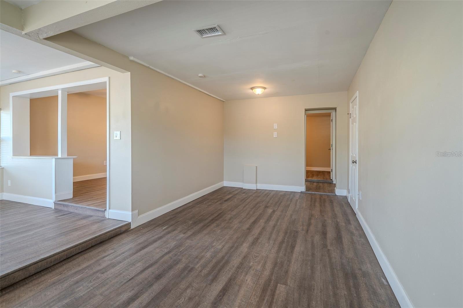 Image 4 of 18 For 5624 Balboa Drive