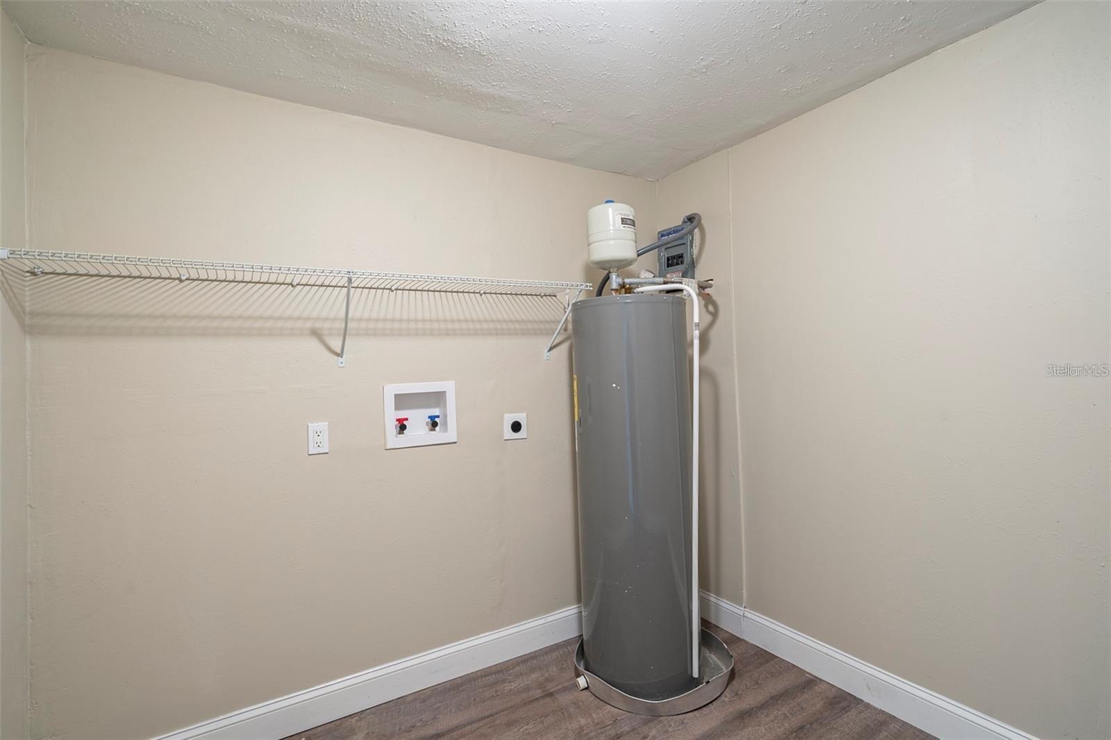 Image 6 of 18 For 5624 Balboa Drive