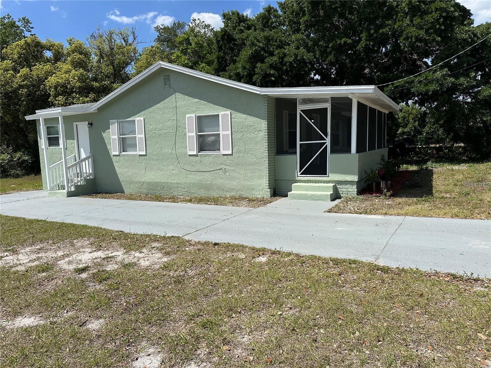 Listing photo id 14 for 3615 Grove Street