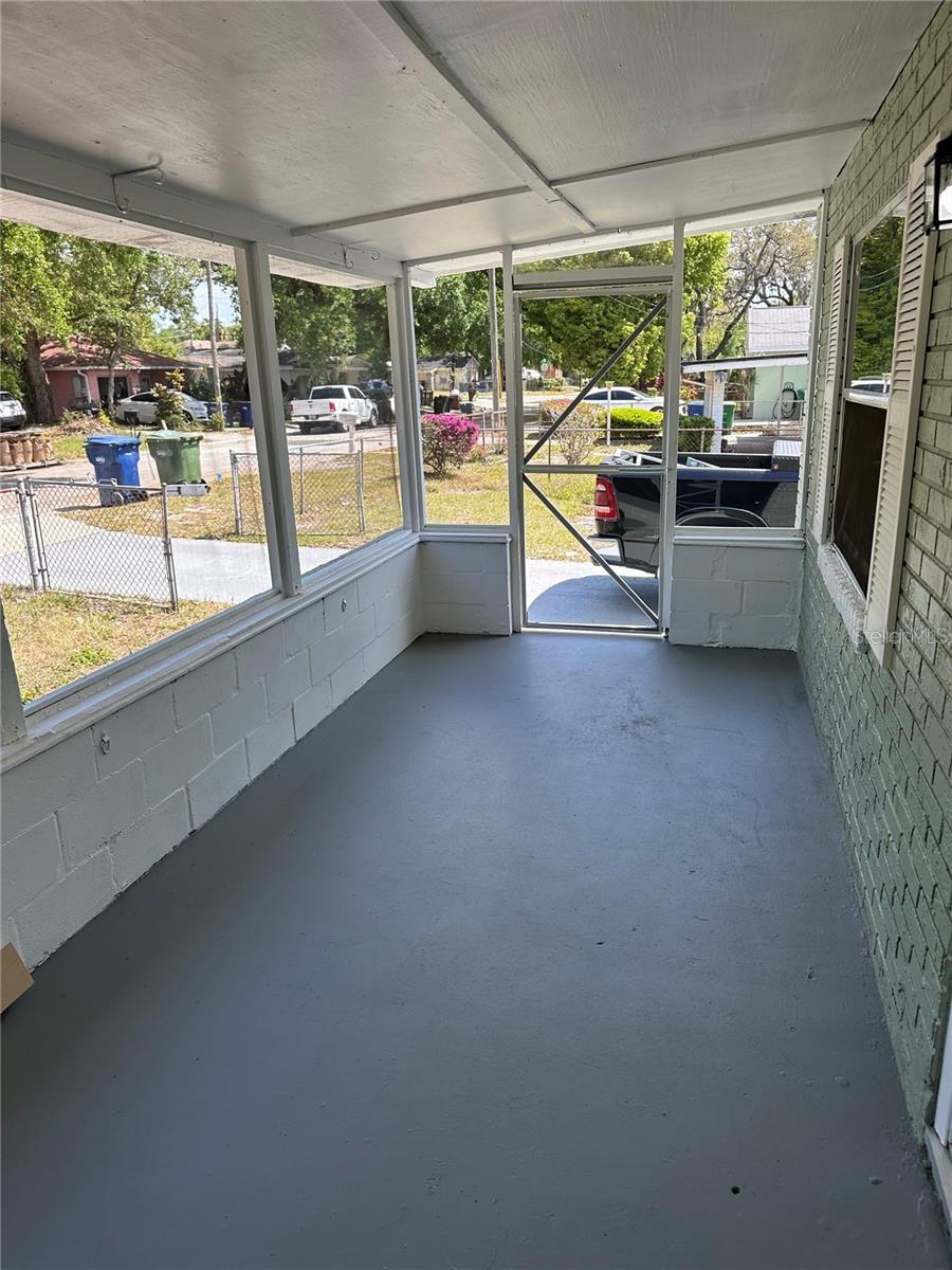 Listing photo id 1 for 3615 Grove Street