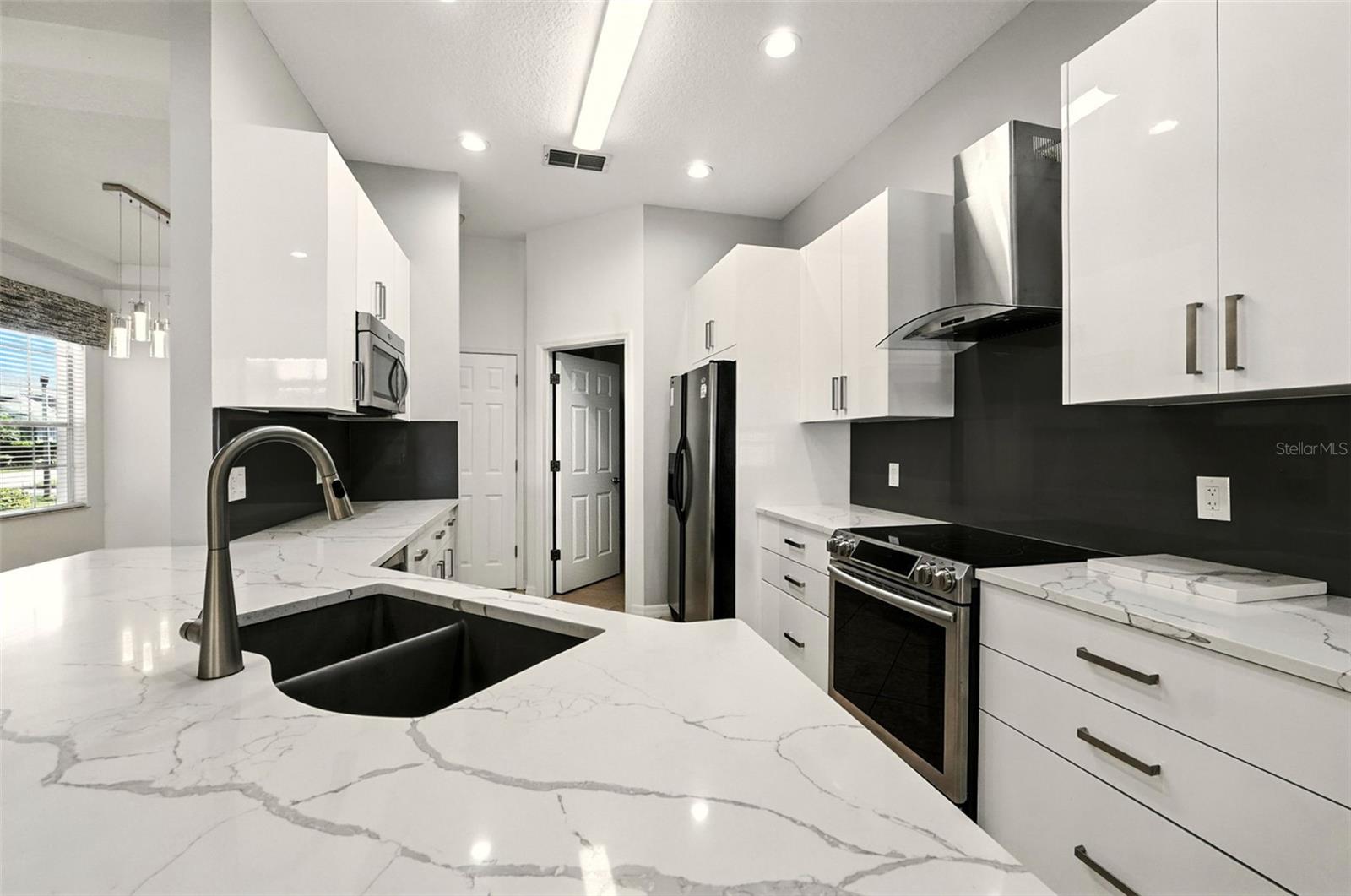 Image 6 of 19 For 7282 Chelsea Harbour Drive