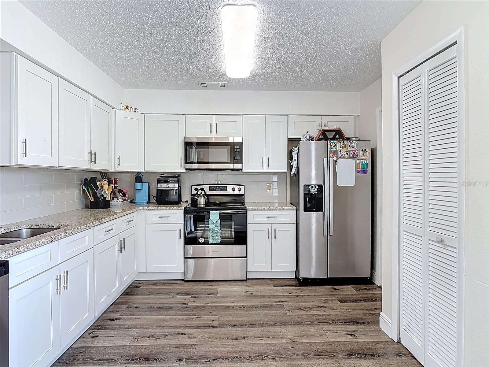 Image 11 of 39 For 745 Mentmore Circle