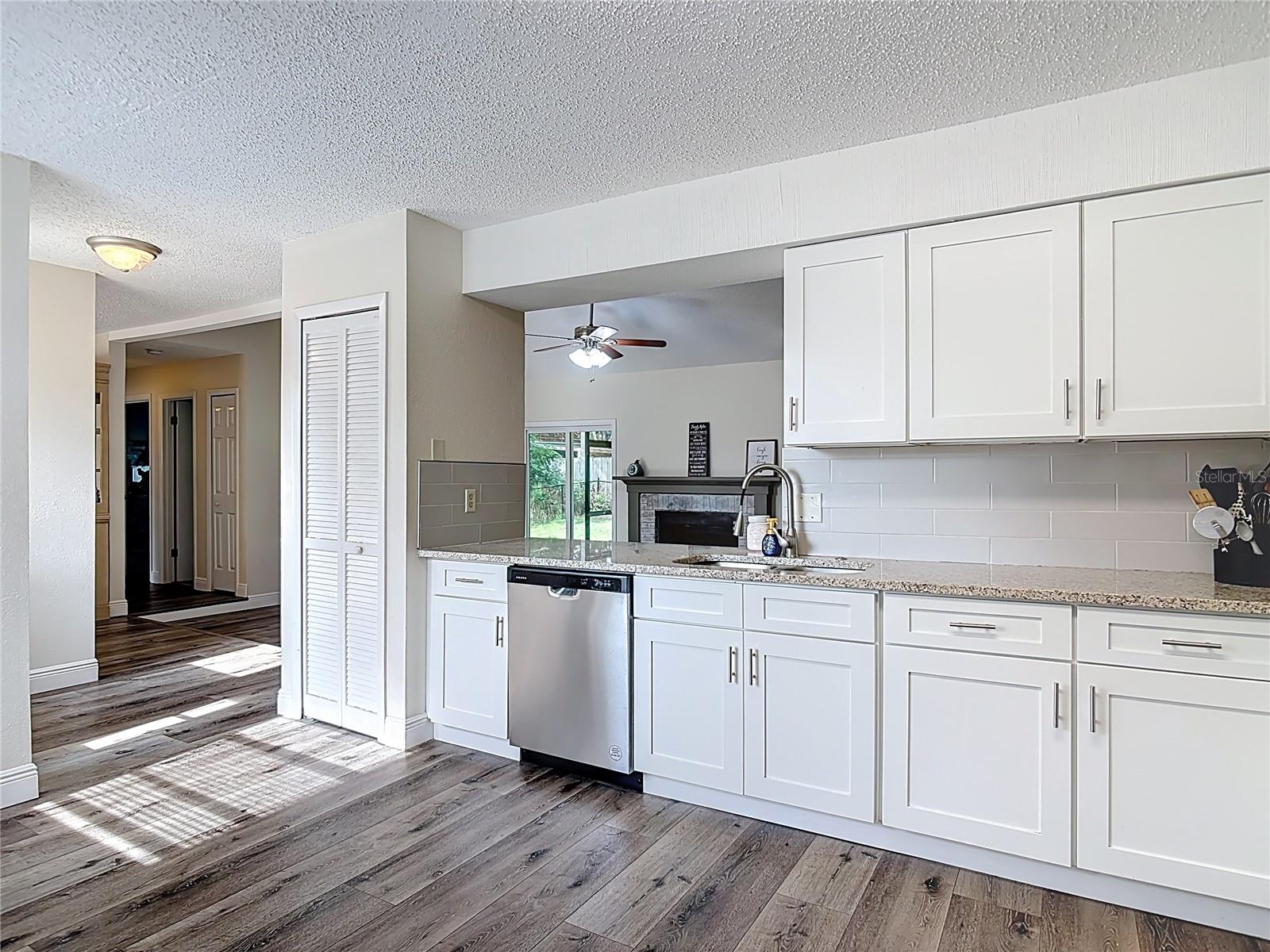 Image 13 of 39 For 745 Mentmore Circle