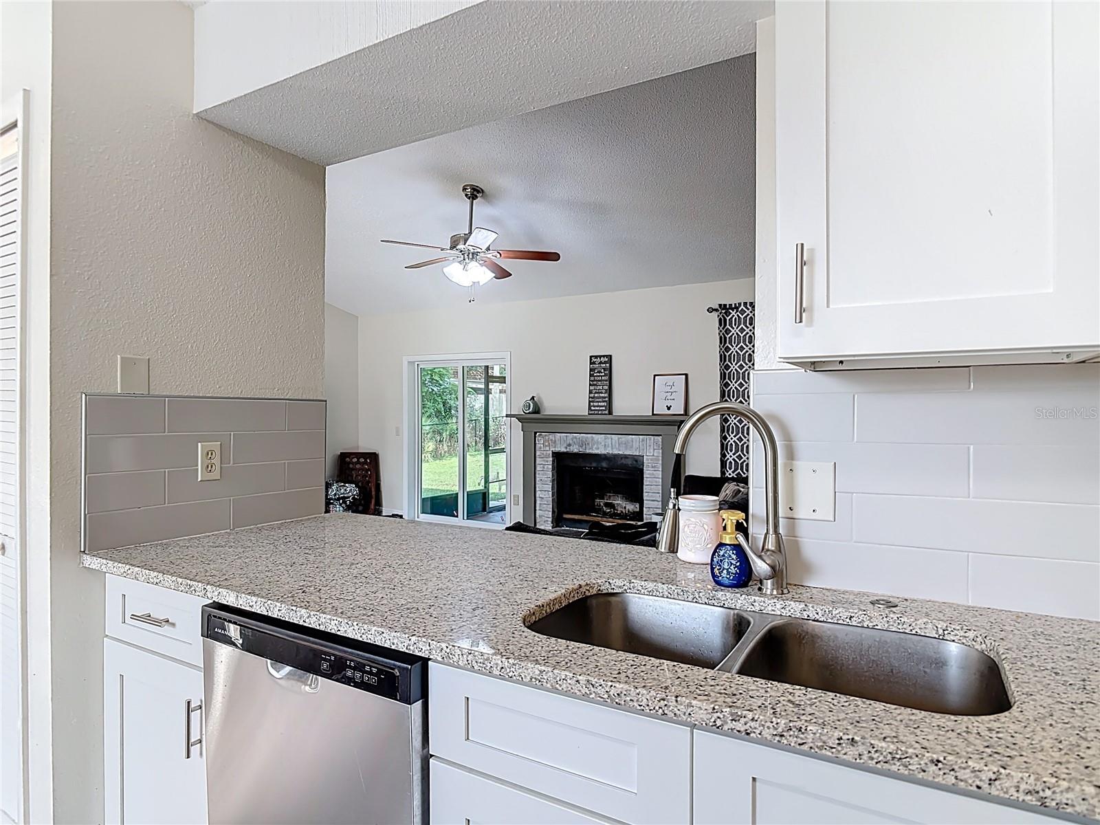 Image 15 of 39 For 745 Mentmore Circle