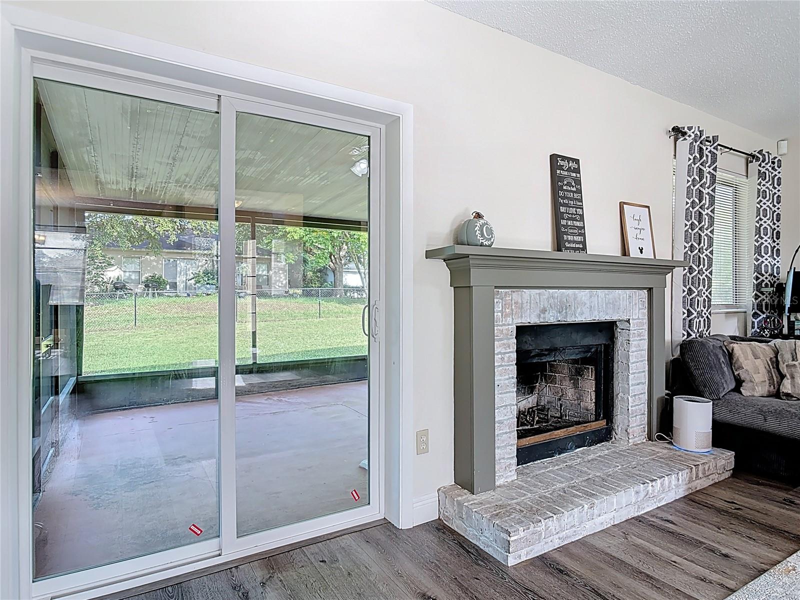 Image 19 of 39 For 745 Mentmore Circle