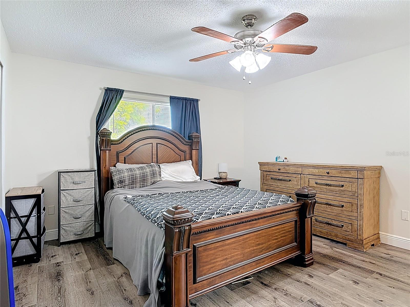 Image 27 of 39 For 745 Mentmore Circle