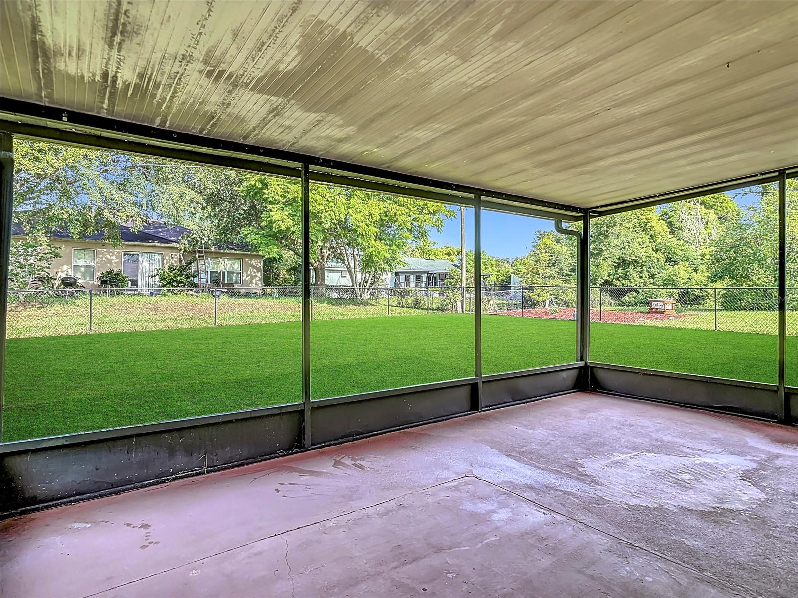 Image 30 of 39 For 745 Mentmore Circle