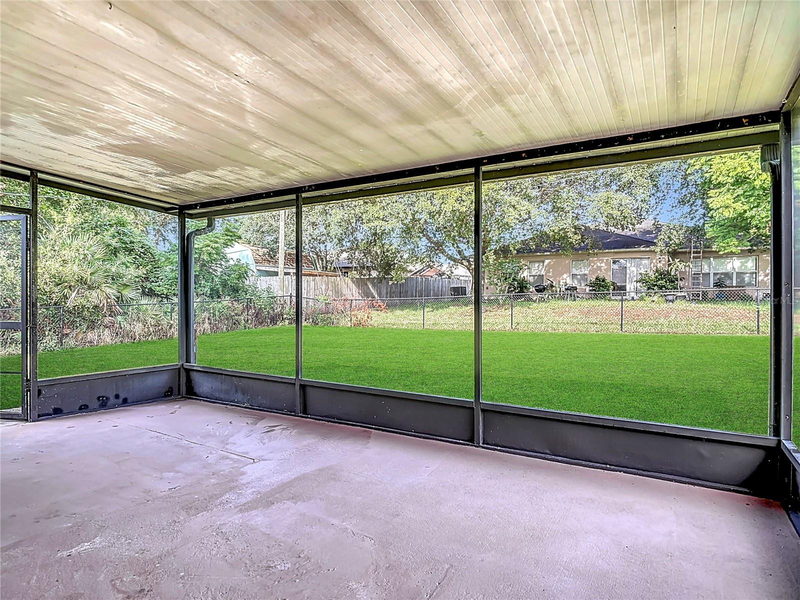 Image 31 of 39 For 745 Mentmore Circle