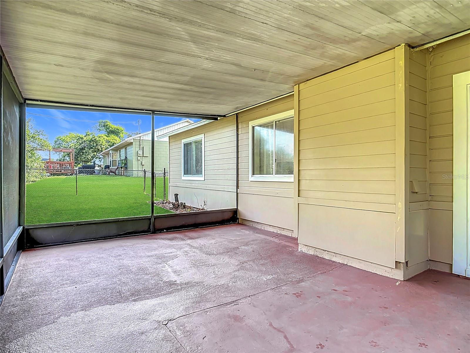 Image 33 of 39 For 745 Mentmore Circle