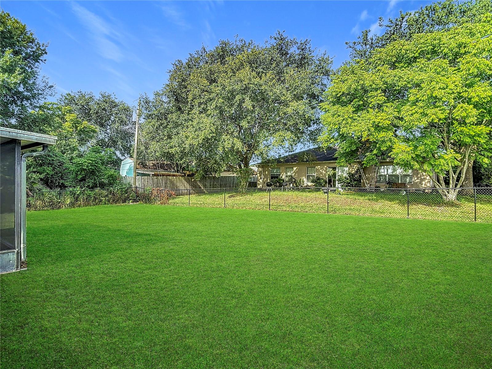 Image 36 of 39 For 745 Mentmore Circle