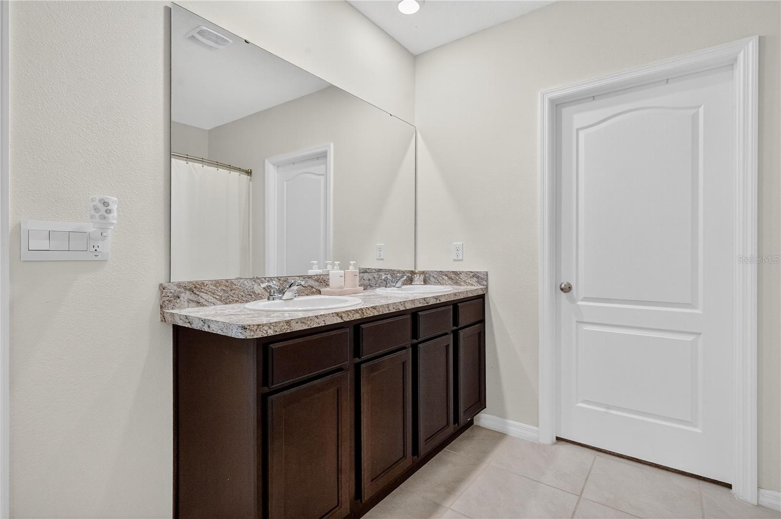Image 18 of 40 For 612 Auburn Grove Terrace