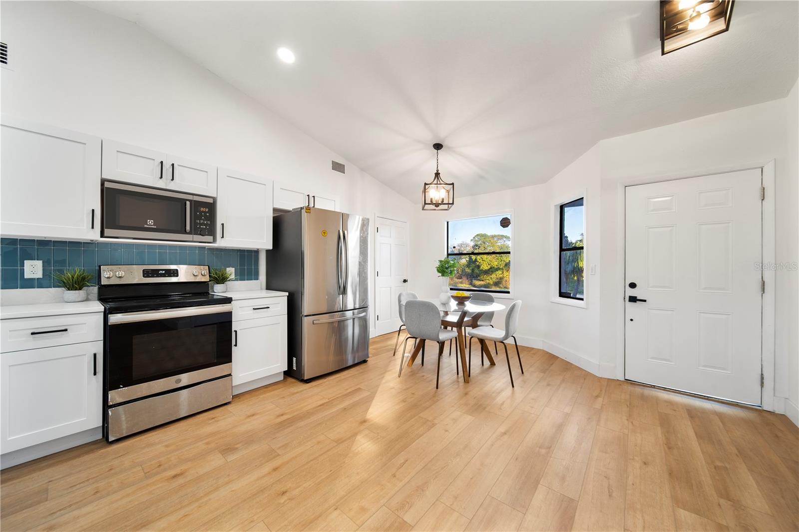 Image 6 of 13 For 896 Talmadge Avenue Se