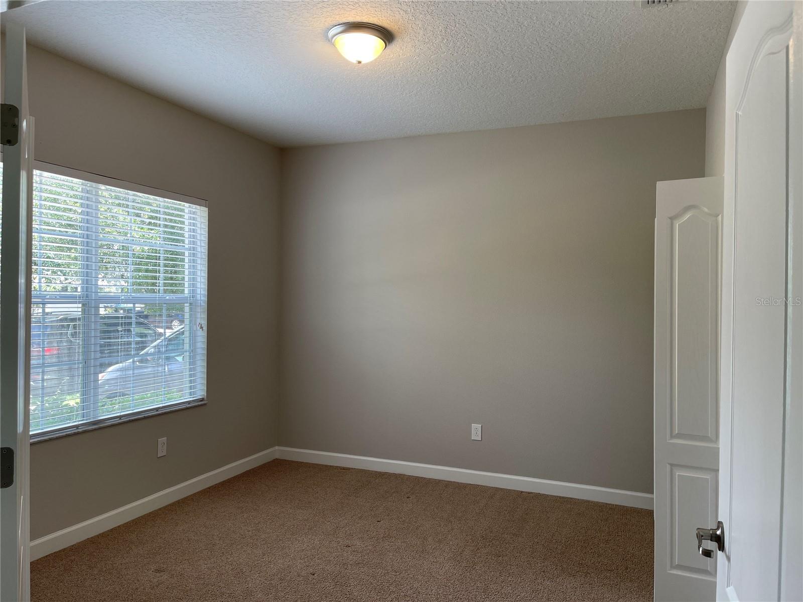 Image 11 of 29 For 15168 Evergreen Oak Loop